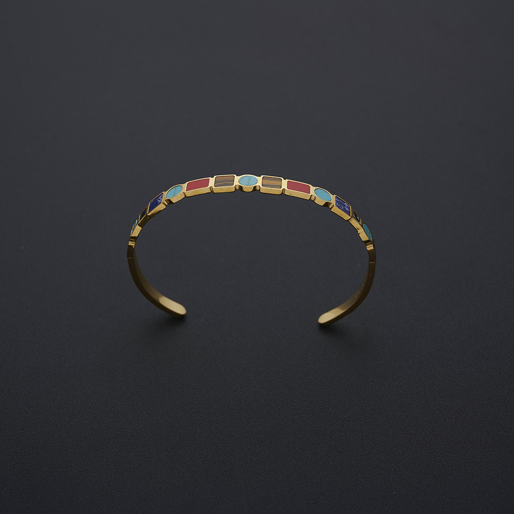 Low-light jewelry photography