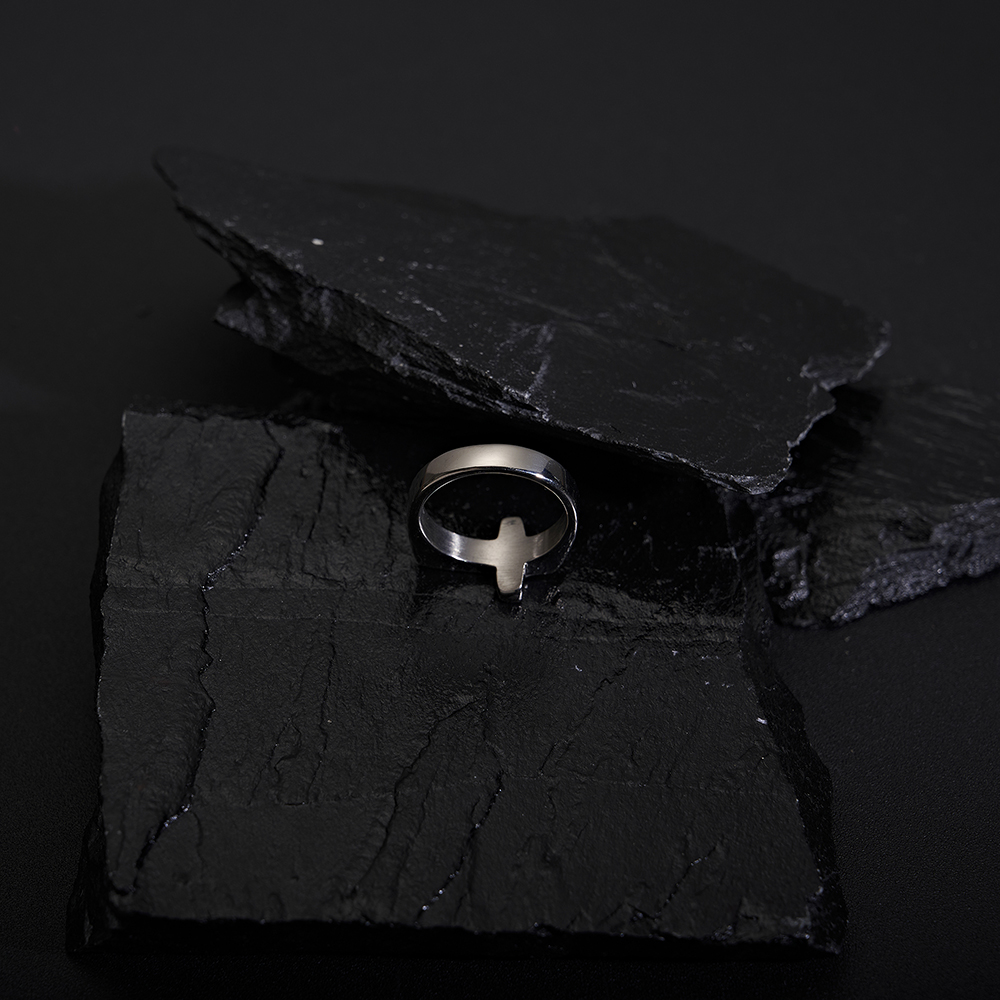 Low-light jewelry photography