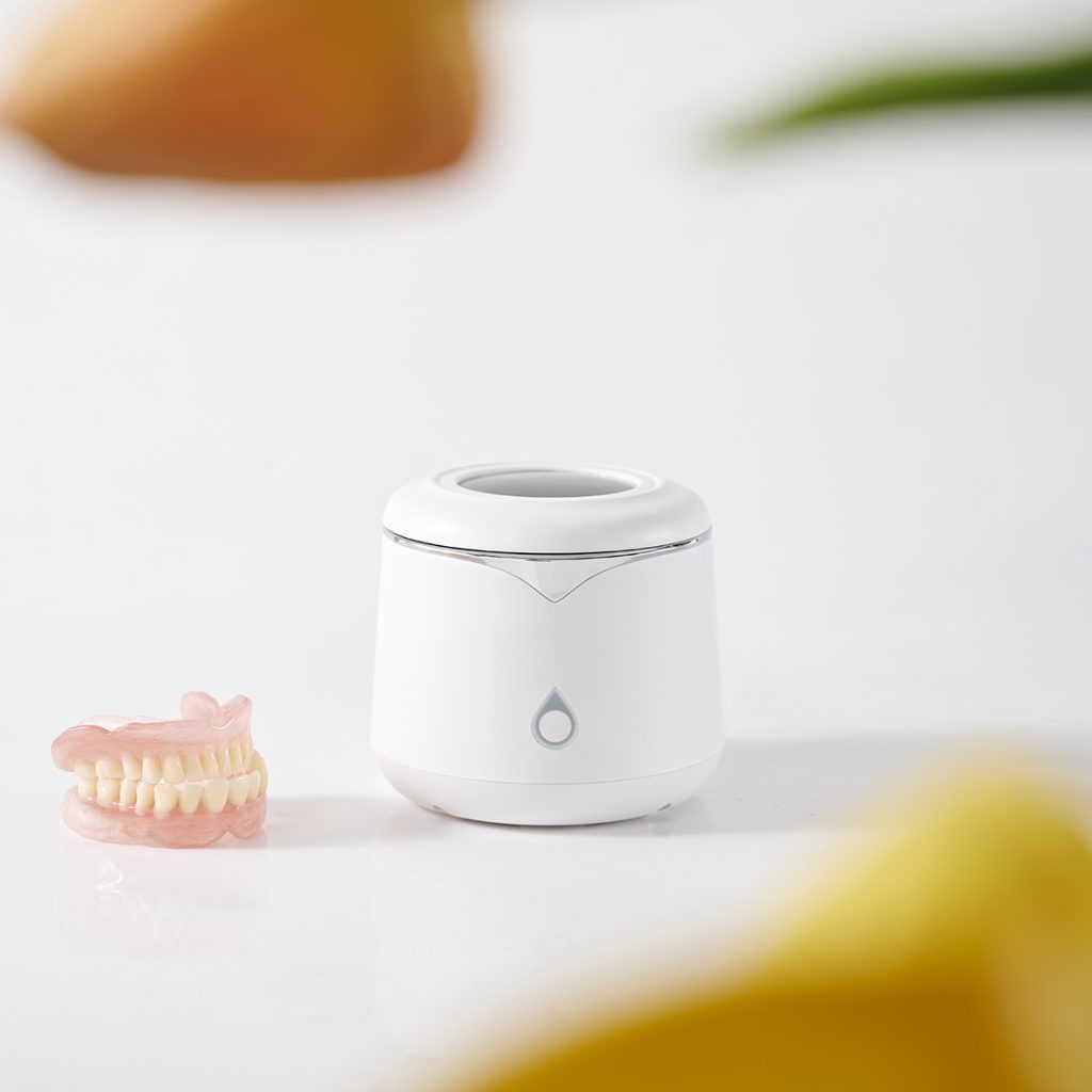 Ultrasonic cleaning machine photography